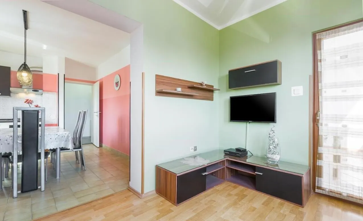 Spacious New App For 5 Persons, Close Beach&City Porec Apartment