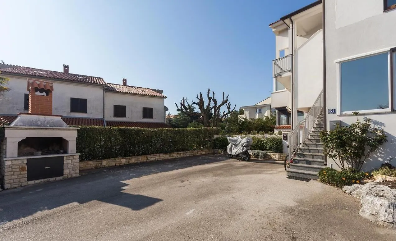 Spacious New App For 5 Persons, Close Beach&City Poreč 0*,  Croacia